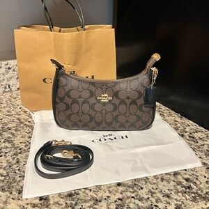 Coach Teri Shoulder Bag In Signature Canvas - Black/Brown